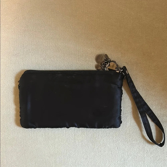Black Sparkly Sequin Wristlet with Zipper - Picture 4 of 7